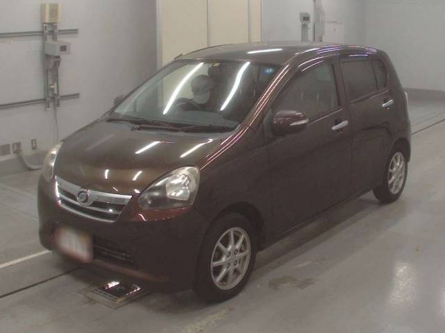 370 DAIHATSU MIRA E S LA300S 2011 г. (CAA Tokyo)